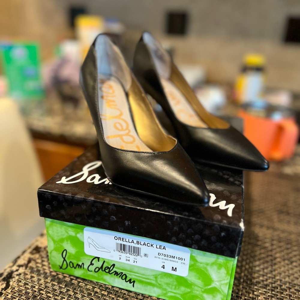 Sam Edelman, Orella pumps in Black Lea
